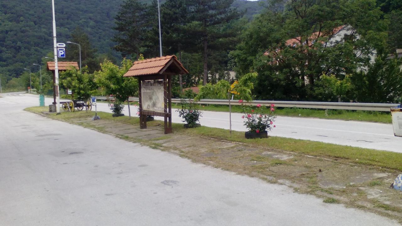 Sobe Za Izdavanje Blef Ovcar Banja Bagian luar foto
